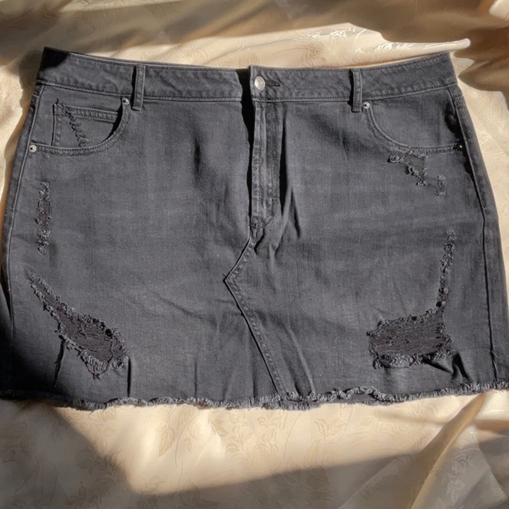 NEW Wild Fable Dark Grey Jean Skirt. Size 18